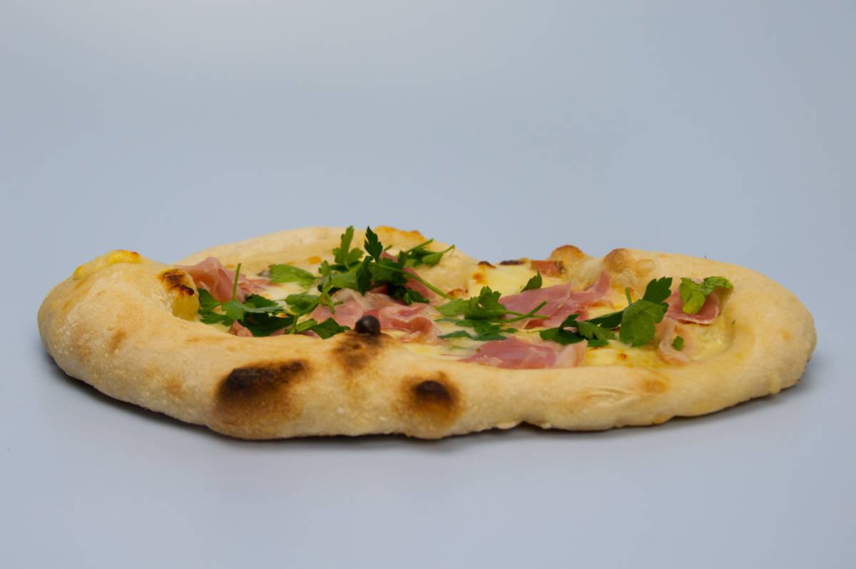 Vito Iacopellis Rezept für eine 100% Poolish Pizza aus dem Elektroofen