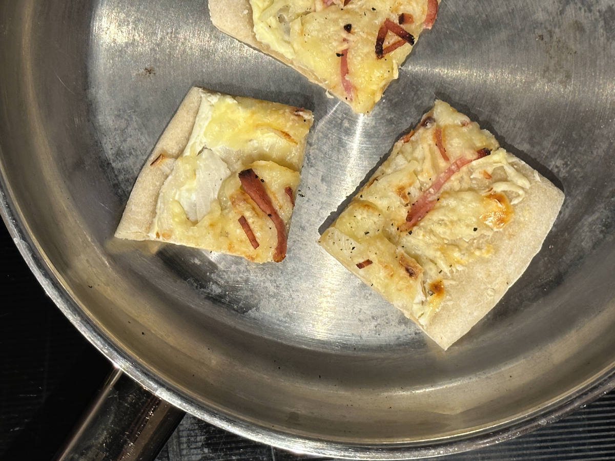 So wärmt man Flammkuchen am besten auf