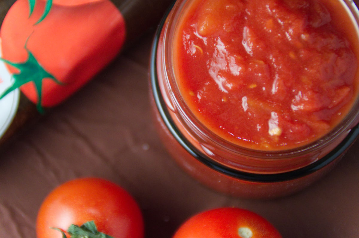 Kräftige Tomatensauce für Fleischfreunde