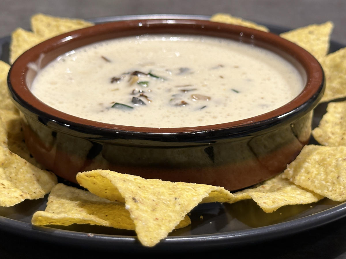 Mediterrane Mayonnaise: Der perfekte Dip für Grillabende und Pizza-Rand