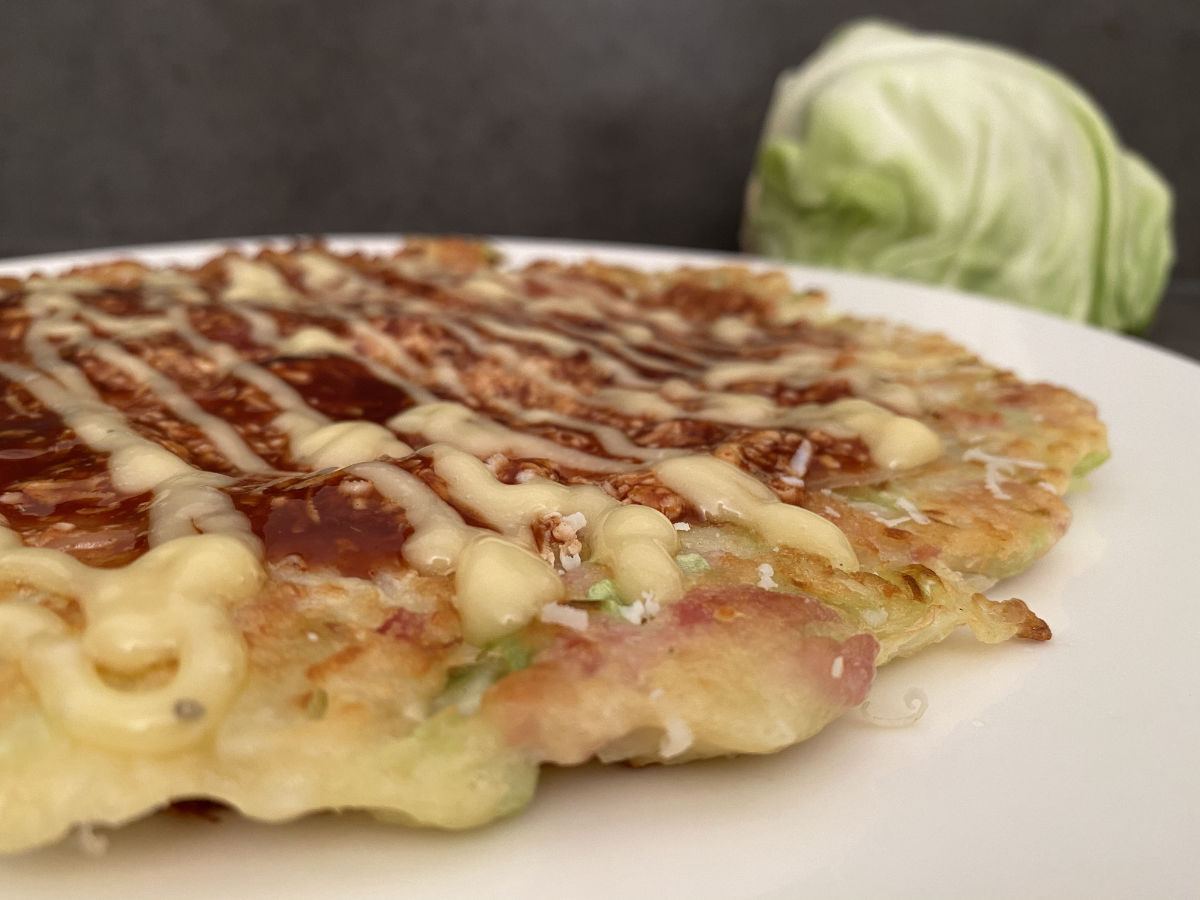 Okonomiyaki: Die japanische Pizza aus Kohl